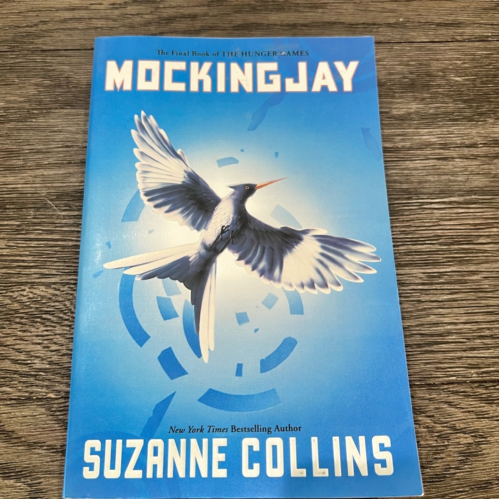 Mockingjay by Suzanne Collins Book